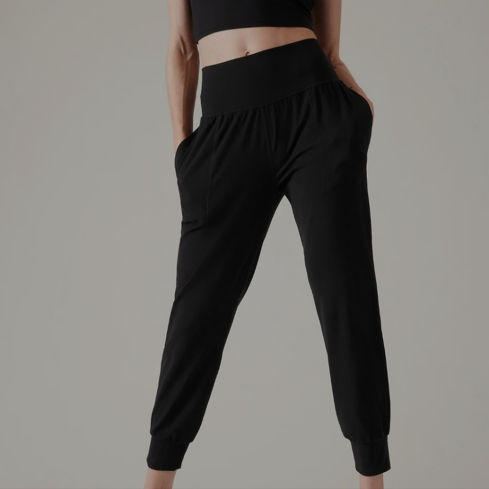 Athleta salutation jogger